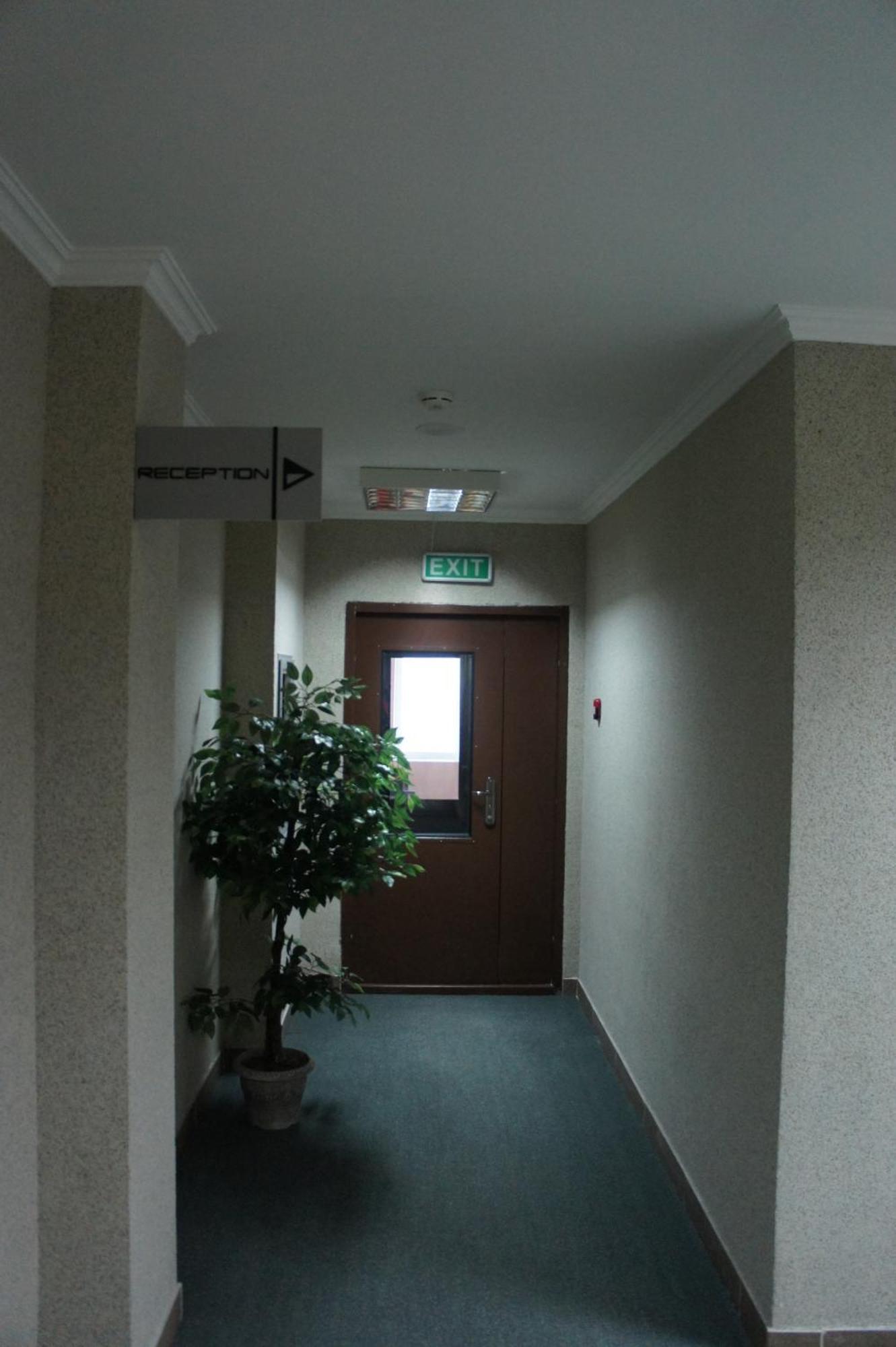 Vip House Hotel Astana Exteriör bild
